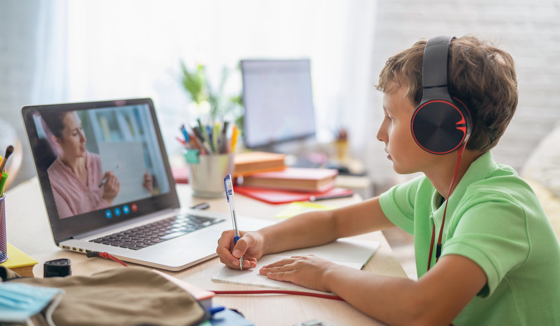 A student attending a math tutoring session online